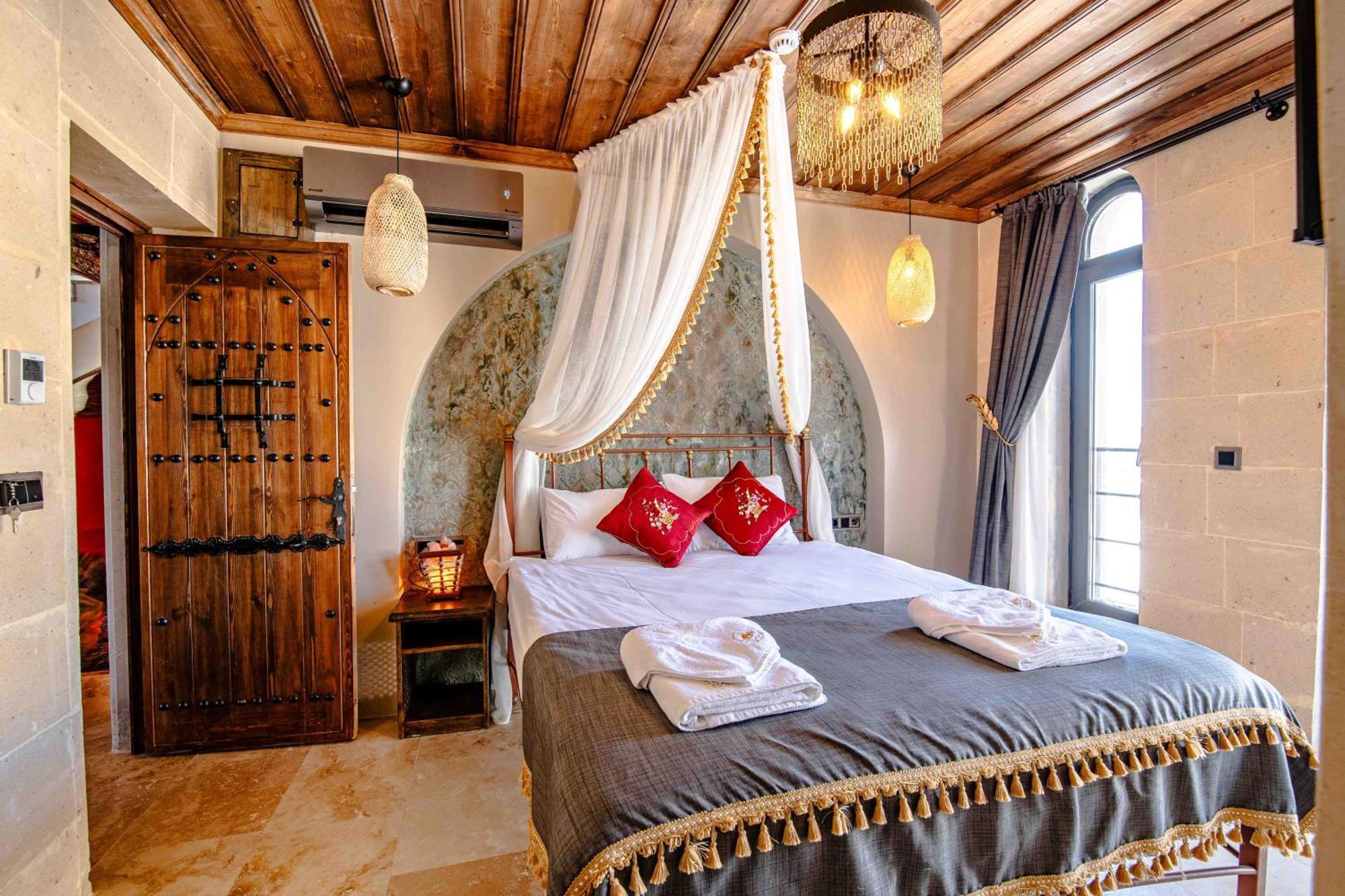 Alika Castle House Hotel Ючхисар Екстериор снимка