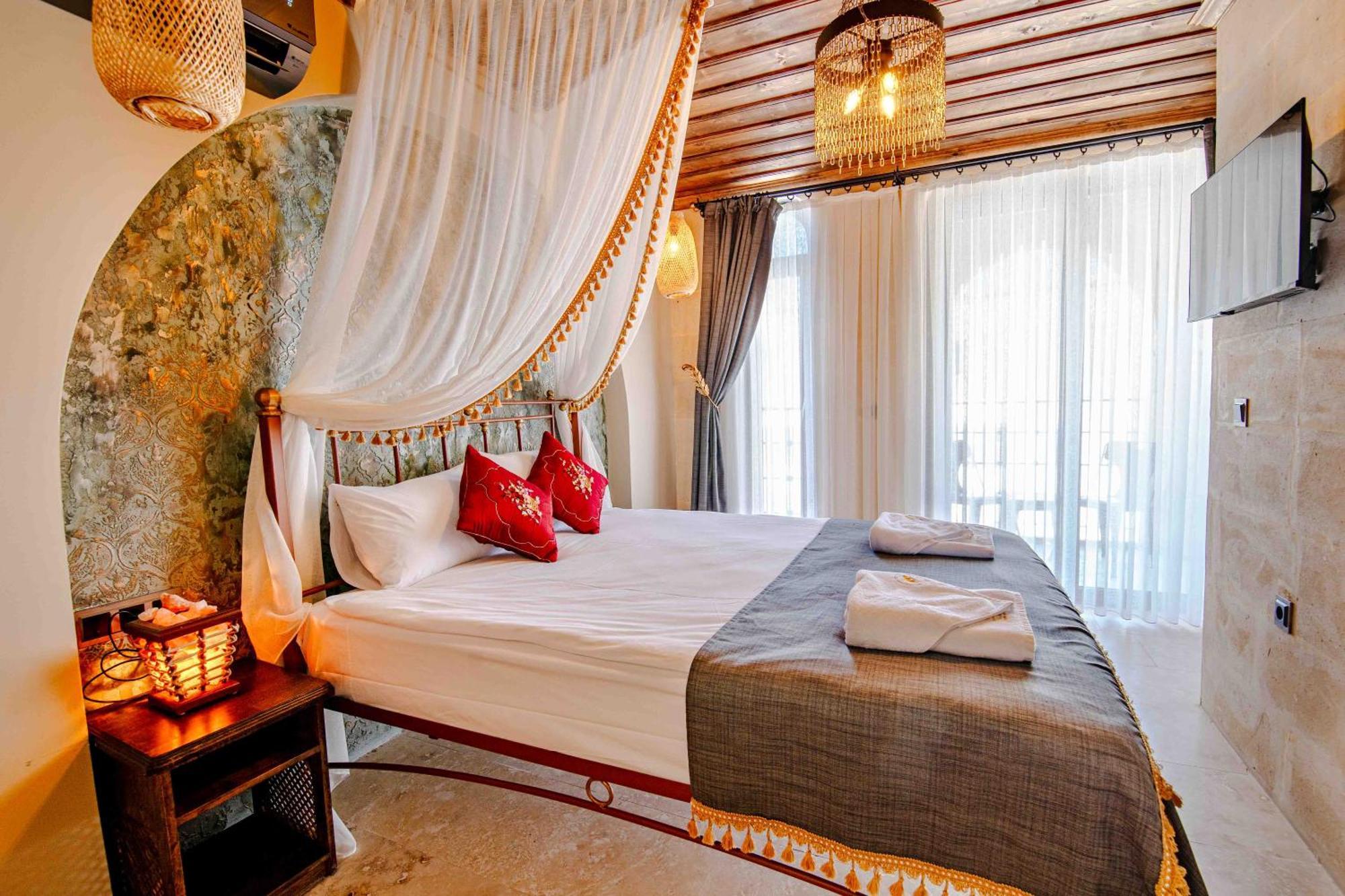 Alika Castle House Hotel Ючхисар Екстериор снимка