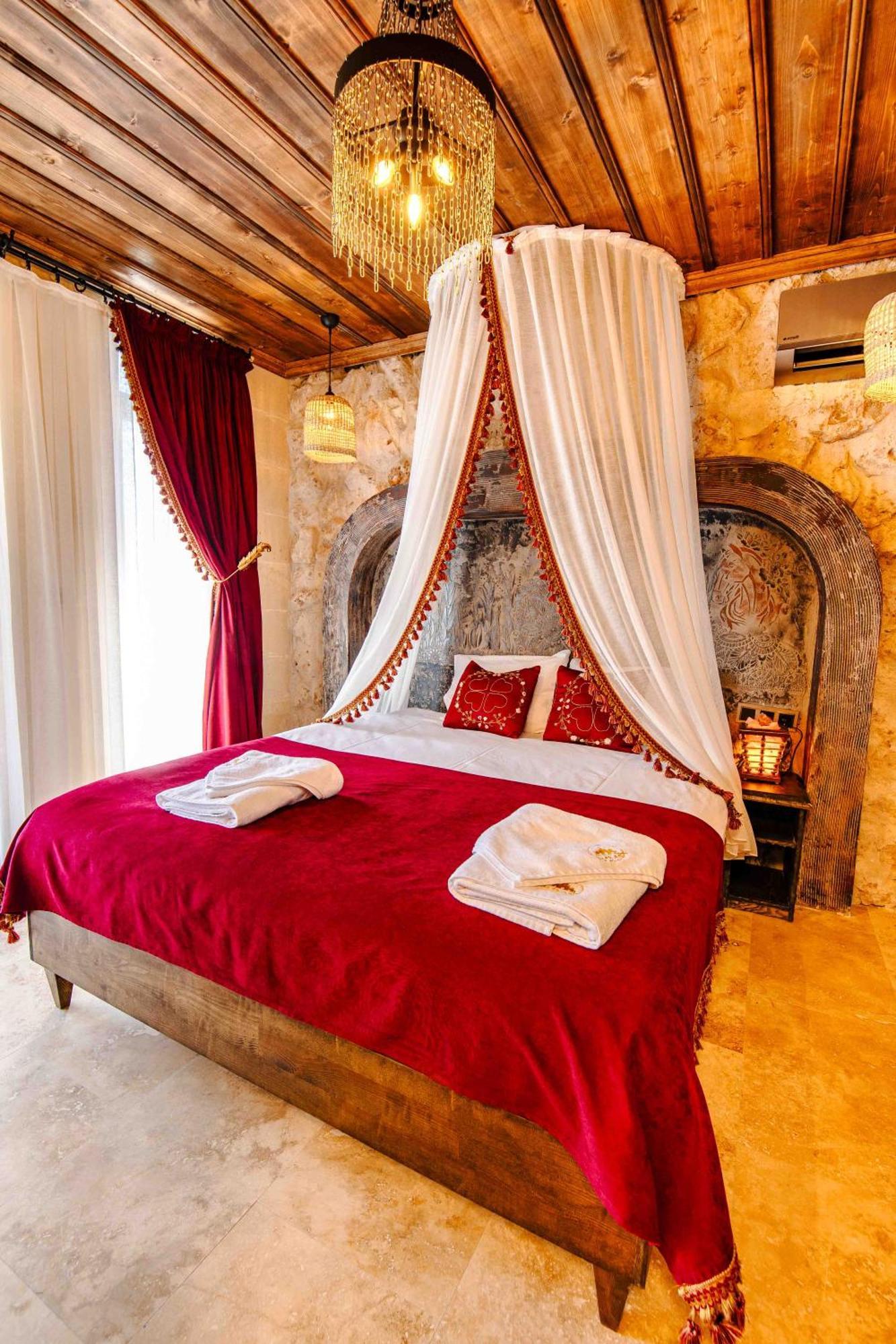 Alika Castle House Hotel Ючхисар Екстериор снимка