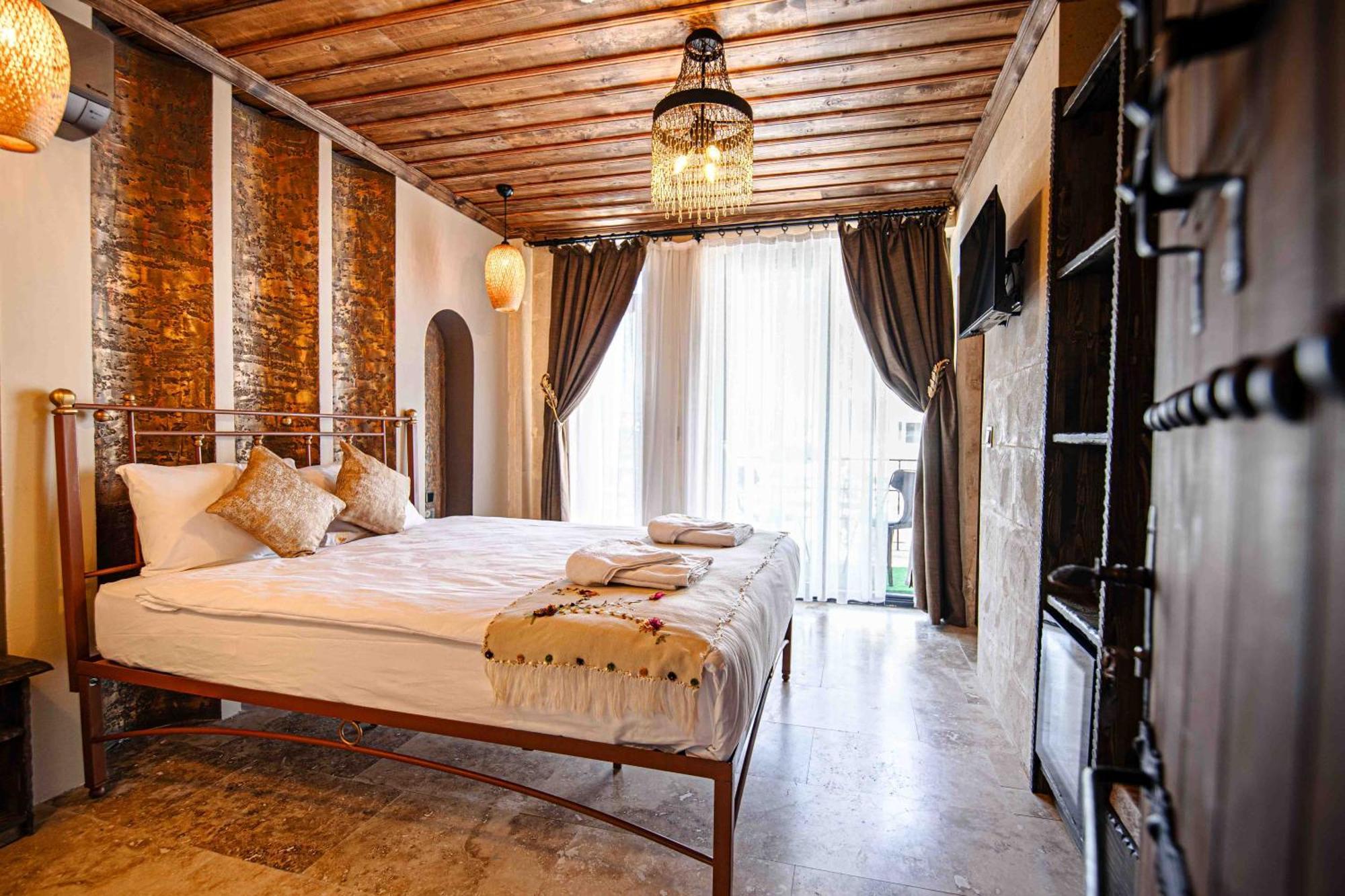 Alika Castle House Hotel Ючхисар Екстериор снимка
