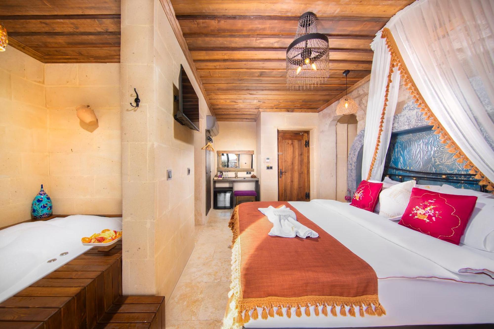 Alika Castle House Hotel Ючхисар Екстериор снимка